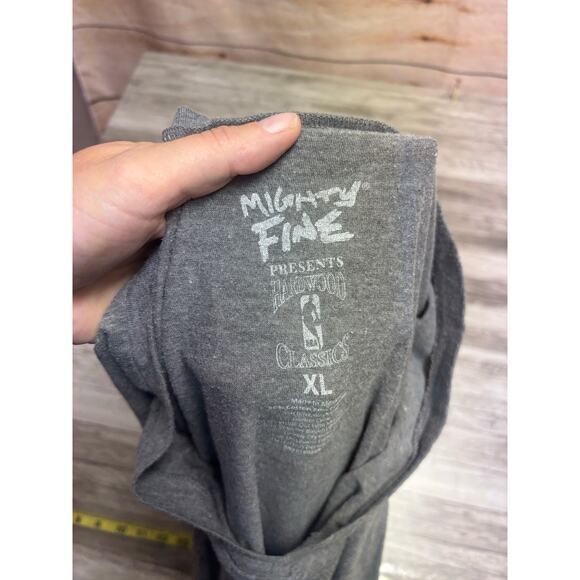 LA Lakers Hardwood Classics T-Shirt - Women's XL Gray - Picture 2 of 10